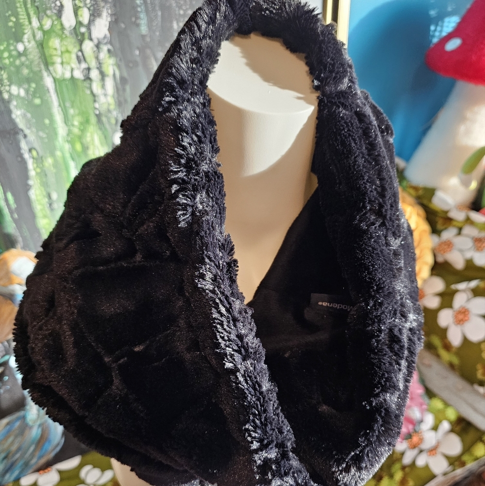 Moderna Plush Infinity Scarf